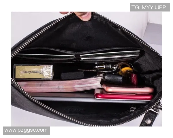 足球明星手包选择揭秘时尚与实用兼备的潮流风向标